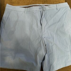 Light blue  vineyard vine’s performance dress shorts